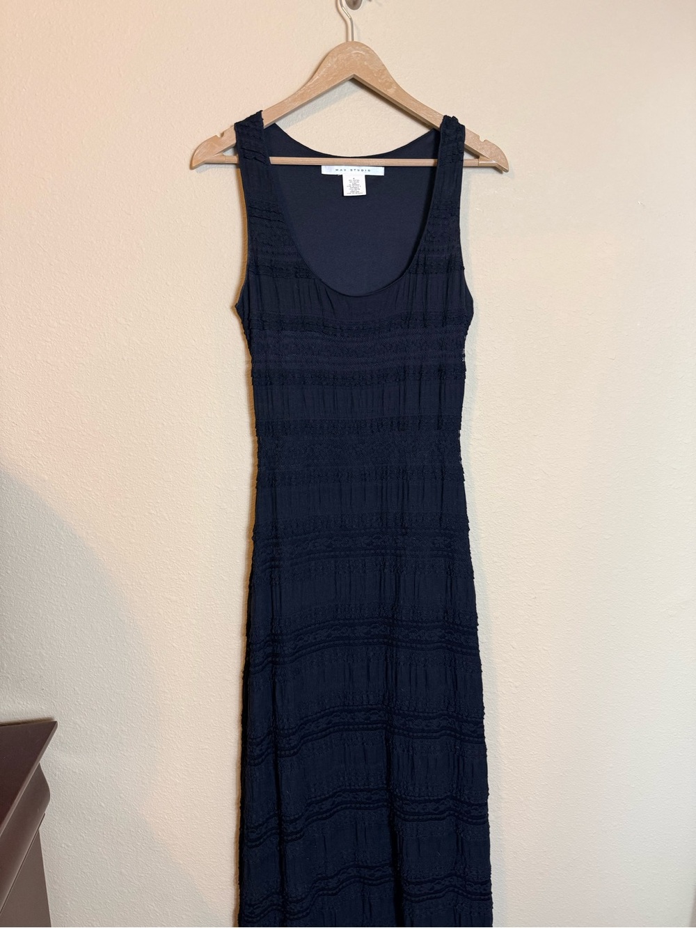 Max Studio Black Textured Scoop Neck Maxi Dress size medium